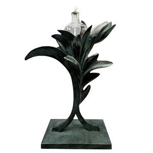 Decorative frontgate iron & Glass blown Oil vessel with wick Lamp tulip 15x9"